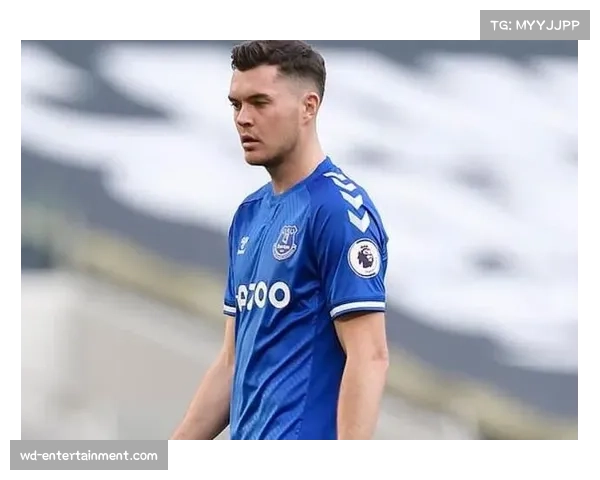 埃弗顿攻防转换节奏缓慢,由守转攻时缺乏快速推进点 埃弗顿攻防转换节奏缓慢,由守转攻时缺乏快速推进点